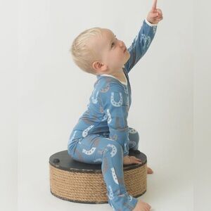 🐴 Bestaroo Horseshoe Zipper Footie Pajamas – Size 6–9 Months 💤